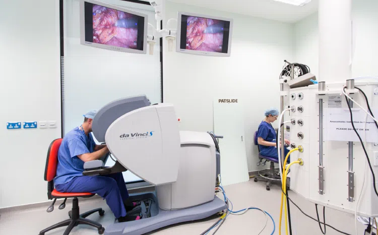 Over 9,000 robotic surgeries completed at North Bristol NHS Trust